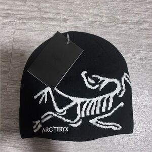 Arc'teryx Black and White Logo Beanie